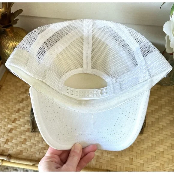 Hand Embroidered Trucker hat - Picture 3 of 4